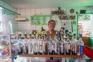 No Bar da Luzia, pinga na raiz divide espa&ccedil;o com leitura da B&iacute;blia