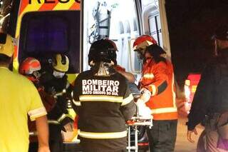 Tentativa de atravessar BR-163 termina em acidente e congestionamento
