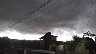 Chuva muda o tempo e derruba temperatura em 10°C na fronteira Chuva muda o tempo e derruba temperatura em 10°C na fronteira