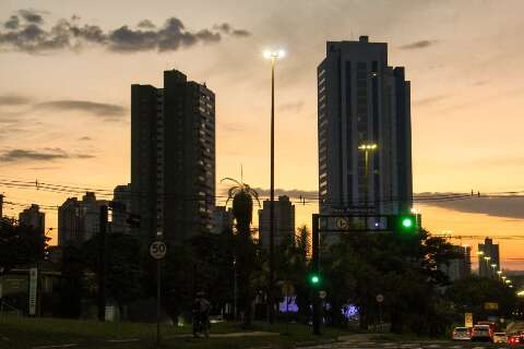 Fim de semana ter&aacute; sol, calor e chance de chuva isolada em MS