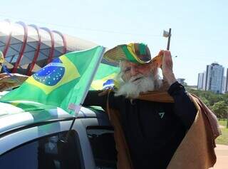Velho do Rio não desiste e volta a decorar carro à espera do hexa Velho do Rio não desiste e volta a decorar carro à espera do hexa