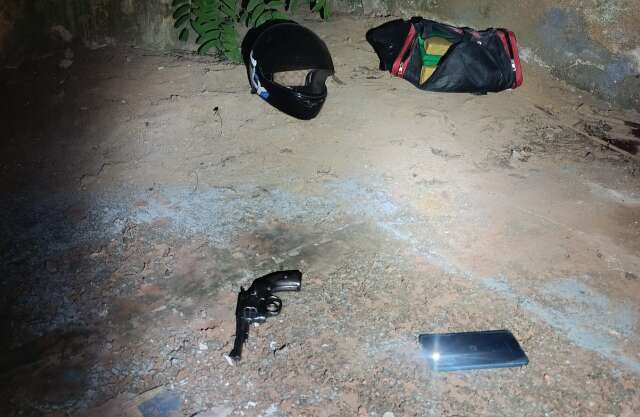 Dupla atira contra equipe do Choque e um acaba morto ao ser baleado