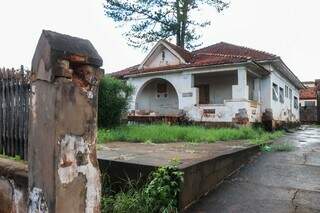 Casa histórica abandonada há anos entra em monitoramento para recuperação Casa histórica abandonada há anos entra em monitoramento para recuperação