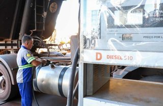 Governo prorroga subsídio de R$ 1,47 por litro do diesel até dezembro Governo prorroga subsídio de R$ 1,47 por litro do diesel até dezembro