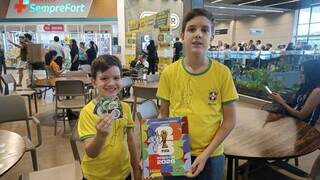 Com a presença do Viola, troca de figurinhas da Copa reúne fãs e famílias Com a presença do Viola, troca de figurinhas da Copa reúne fãs e famílias