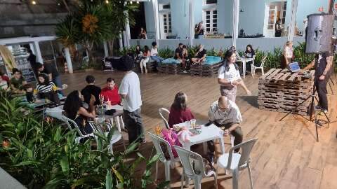 Feira na Casa de Cultura prova que veganismo n&atilde;o &eacute; s&oacute; salada