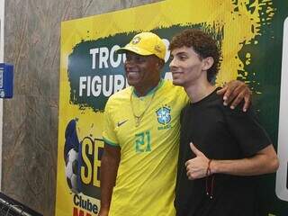 Campe&atilde;o em 94, Viola v&ecirc; rivais &agrave; frente na Copa, mas lembra: &ldquo;Brasil &eacute; Brasil&rdquo;