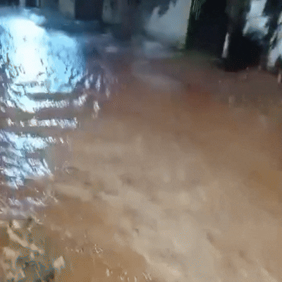 &ldquo;Quando chove, n&atilde;o consigo sair&rdquo;, relata moradora que convive com "rio" na porta