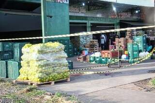 Discussão de trabalho termina com rapaz assassinado a facadas na Ceasa Discussão de trabalho termina com rapaz assassinado a facadas na Ceasa