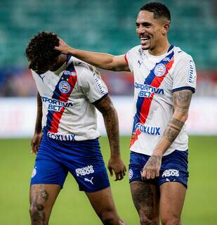 Bahia vira sobre o Botafogo, encerra jejum e sobe na tabela do Brasileirão Bahia vira sobre o Botafogo, encerra jejum e sobe na tabela do Brasileirão