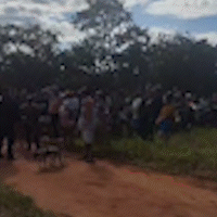 Ind&iacute;genas tentam invadir ch&aacute;cara no Tarsila do Amaral 