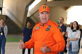 Alunos evacuam escola em 10 minutos durante simulado de incêndio em Campo Grande Alunos evacuam escola em 10 minutos durante simulado de incêndio em Campo Grande