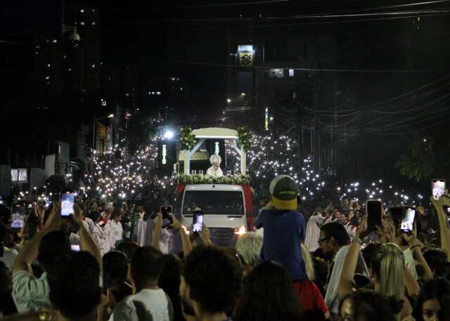 Corpus Christi ter&aacute; missa, prociss&atilde;o e show com cantor de "Minha Ess&ecirc;ncia"