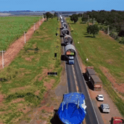 Ap&oacute;s levar maior sino do mundo, motorista carrega pe&ccedil;a de 43 toneladas