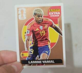 Grupo de figurinhas da Copa leva assunto a sério e proíbe futebol Grupo de figurinhas da Copa leva assunto a sério e proíbe futebol