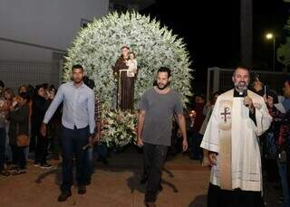 Jogo do Brasil altera data da tradicional missa e procissão de Santo Antônio Jogo do Brasil altera data da tradicional missa e procissão de Santo Antônio