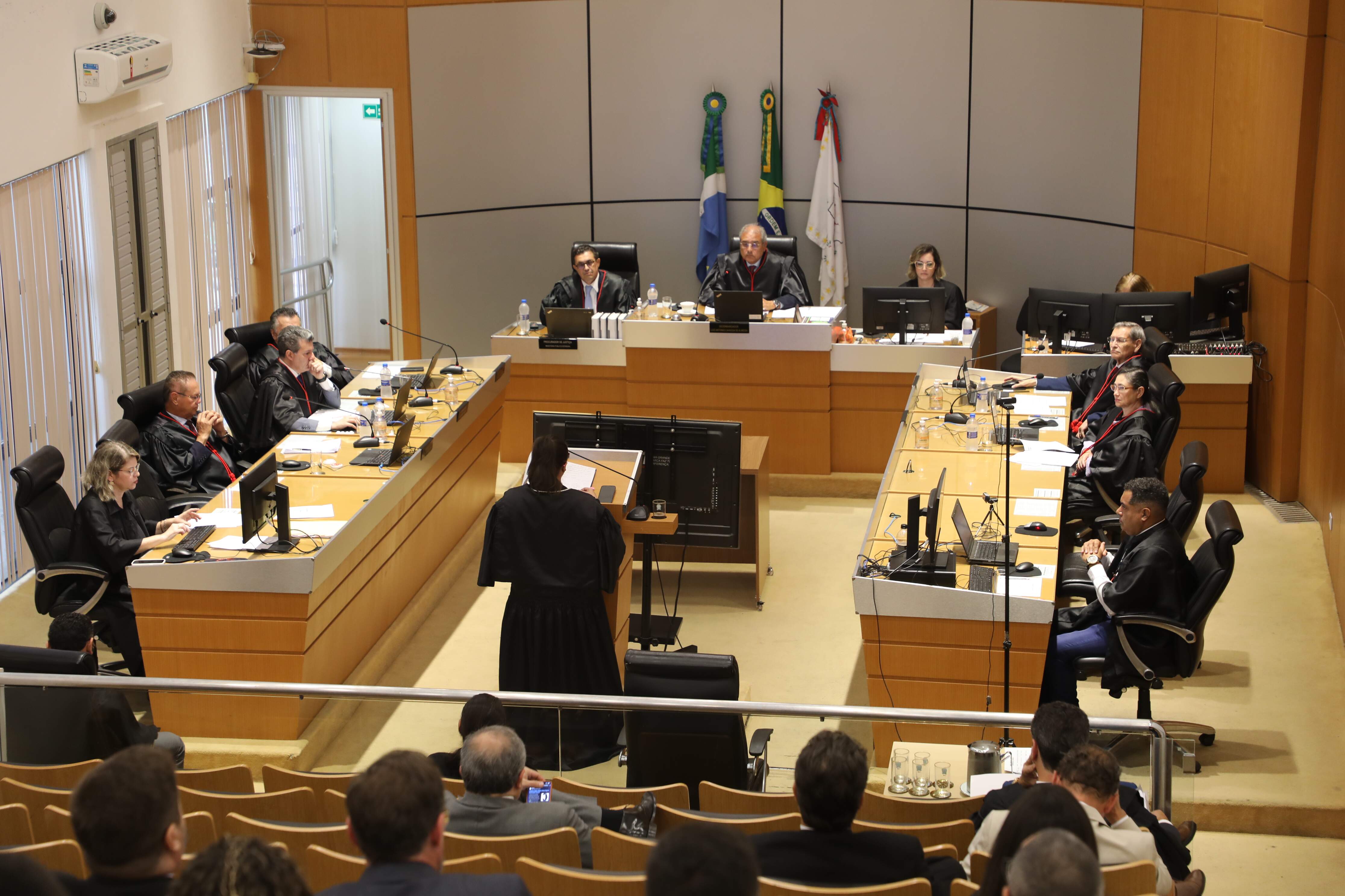 Justiça mantém indenização a servidora exposta por ex-prefeito