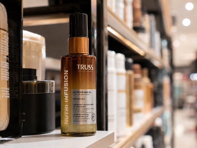 Tia &eacute; investigada por mandar crian&ccedil;a furtar cosm&eacute;tico em shopping
