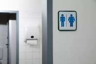 MP defende liminar para suspender lei que pro&iacute;be trans em banheiros femininos