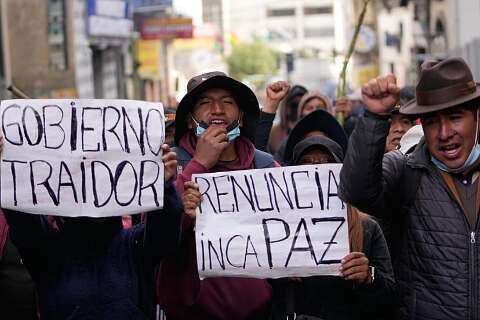 Protestos na Bol&iacute;via preocupam estudantes brasileiros &agrave;s v&eacute;speras das f&eacute;rias
