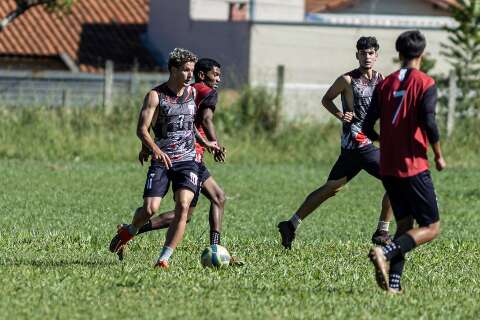 Parceria com clube catarinense refor&ccedil;a Taveir&oacute;polis para disputa da S&eacute;rie B