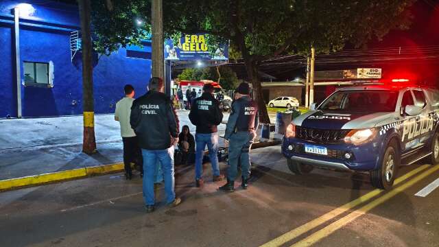 Homem &eacute; baleado em avenida conhecida pelo movimento noturno