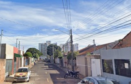 Ci&uacute;mes de mensagem termina com homem esfaqueado e mulher presa no Tiradentes