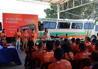 Paix&atilde;o sobre rodas re&uacute;ne f&atilde;s de &ocirc;nibus de v&aacute;rios estados na Capital