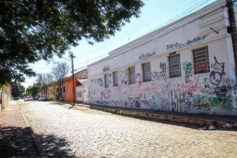 Mesmo tombada, Vila dos Ferrovi&aacute;rios fica no limbo e perde potencial tur&iacute;stico