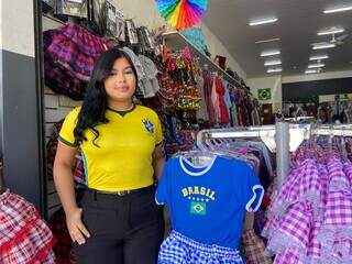 Com Copa e festas juninas, comércio vive corrida no Centro Com Copa e festas juninas, comércio vive corrida no Centro