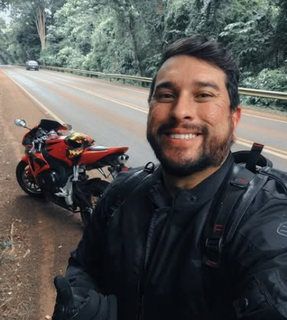Farmac&ecirc;utico morre em acidente entre moto e caminh&atilde;o em cruzamento