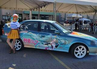 Paixão herdada do pai vira Civic 1999 adesivado com cantora virtual Paixão herdada do pai vira Civic 1999 adesivado com cantora virtual
