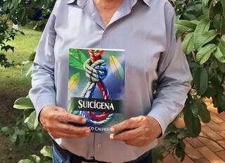 Poeta quase desistiu, mas após 6 anos livro sobre suicídio indígena "nasceu" Poeta quase desistiu, mas após 6 anos livro sobre suicídio indígena "nasceu"