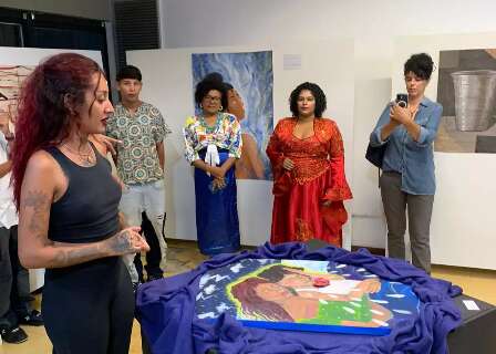 Exposi&ccedil;&atilde;o com obras de artistas e crian&ccedil;as quilombolas vai at&eacute; o fim do m&ecirc;s