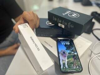 Pai e filha compram celular nas Casas Bahia e descobrem que era furtado Pai e filha compram celular nas Casas Bahia e descobrem que era furtado