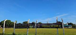 Vizinhos do Tiradentes celebram convocação de menino que saiu da rua para a Copa Vizinhos do Tiradentes celebram convocação de menino que saiu da rua para a Copa