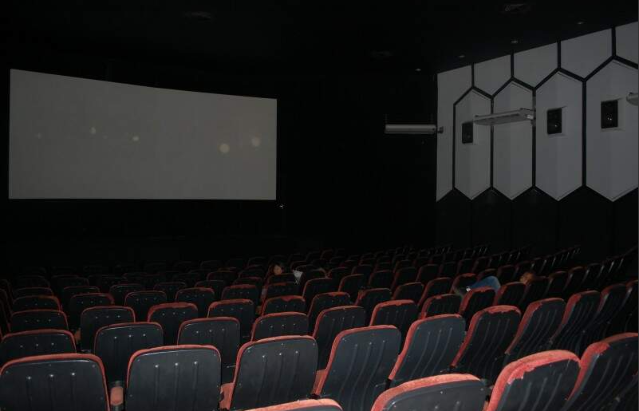 Homem &eacute; detido por importuna&ccedil;&atilde;o sexual em cinema de shopping