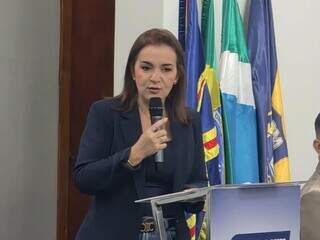 Adriane diz que reajuste de servidor ficará entre 4,26% a 4,39% Adriane diz que reajuste de servidor ficará entre 4,26% a 4,39%