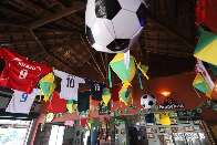 Bares da Capital capricham na decora&ccedil;&atilde;o esperando faturar 30% a mais com a Copa