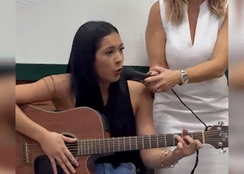 Em aula de Direito Civil, aluna solta o vozeir&atilde;o cantando &ldquo;Fim da Noite&rdquo;