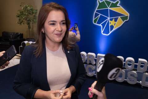 Primeiro reajuste da gest&atilde;o Adriane ser&aacute; de 4,39% para servidores 