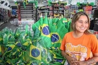 Comércios vestem "verde e amarelo" e correm para faturar antes do 1º jogo Comércios vestem "verde e amarelo" e correm para faturar antes do 1º jogo