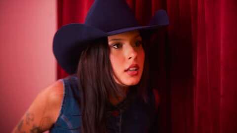 Da boiadeira &agrave; atriz, Ana Castela &eacute; melhor cantando ou atuando?
