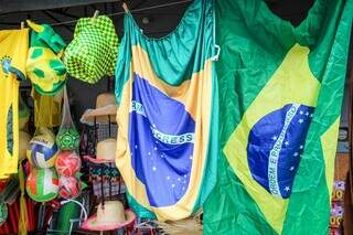 Comércios vestem "verde e amarelo" e correm para faturar antes do 1º jogo Comércios vestem "verde e amarelo" e correm para faturar antes do 1º jogo