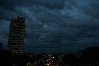 MS terá quarta e quinta-feira com risco de chuva, vento forte e tempestades MS terá quarta e quinta-feira com risco de chuva, vento forte e tempestades