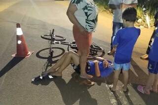 Fam&iacute;lia critica descuido que transformou pedalada de crian&ccedil;a em acidente grave