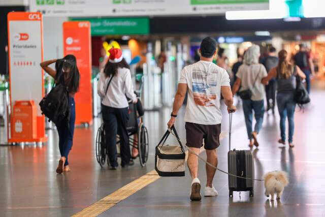 Setor de servi&ccedil;os recupera perdas e volta a crescer em abril, aponta IBGE