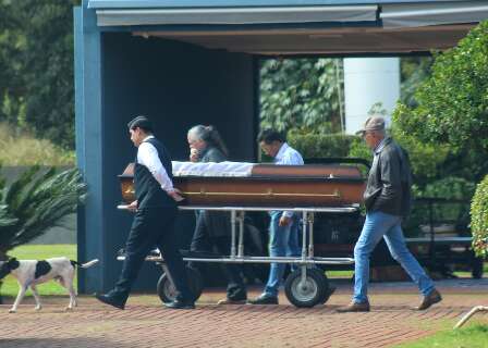 Personal espancado e dopado com insulina &eacute; sepultado ao som de &ldquo;Hallelujah&rdquo;