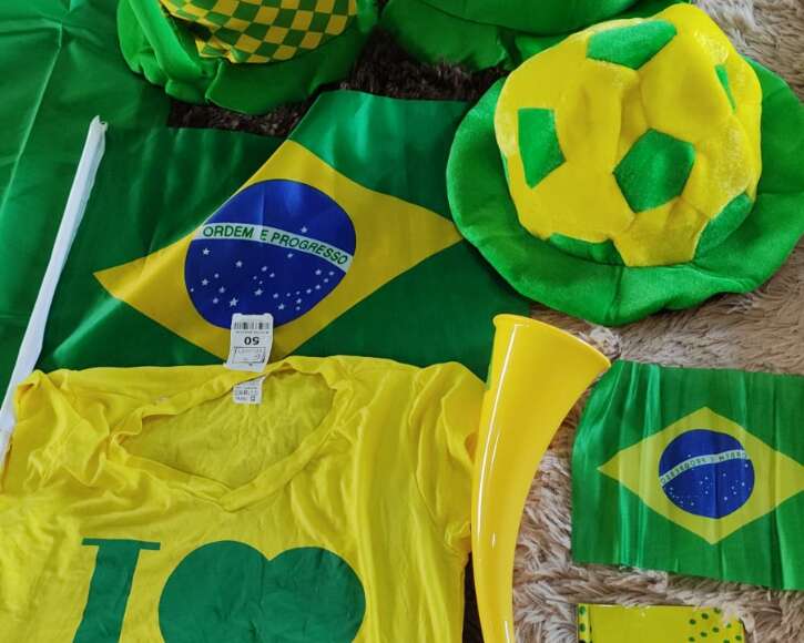 Com bandeirinhas do Brasil a R$ 5, bazar arrecada recursos para projeto infantil