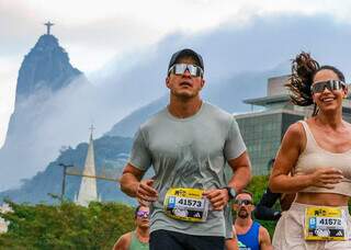 Quem treina junto cresce junto e casal usa corrida para cuidar do amor Quem treina junto cresce junto e casal usa corrida para cuidar do amor